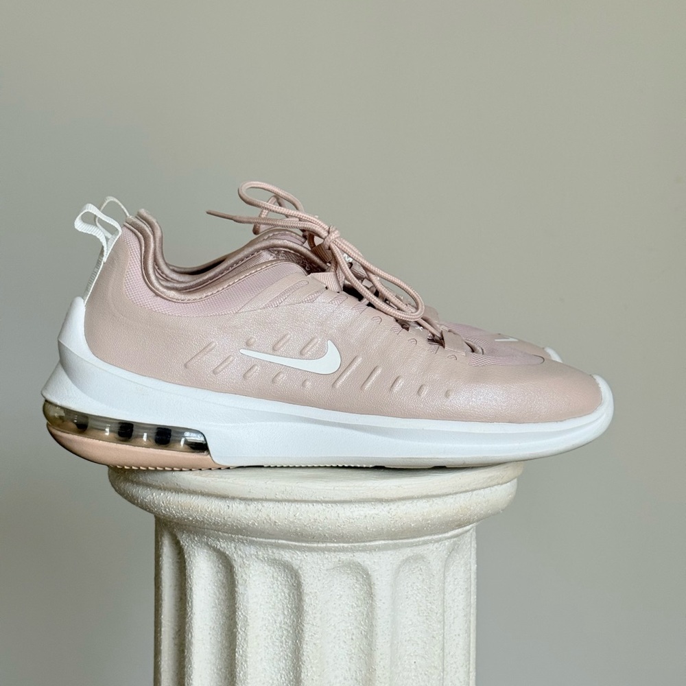 Nike Air Max Axis Sneakers Women’s Size 8 Pink Running Shoes Athletic Casual - Picture 3 of 7